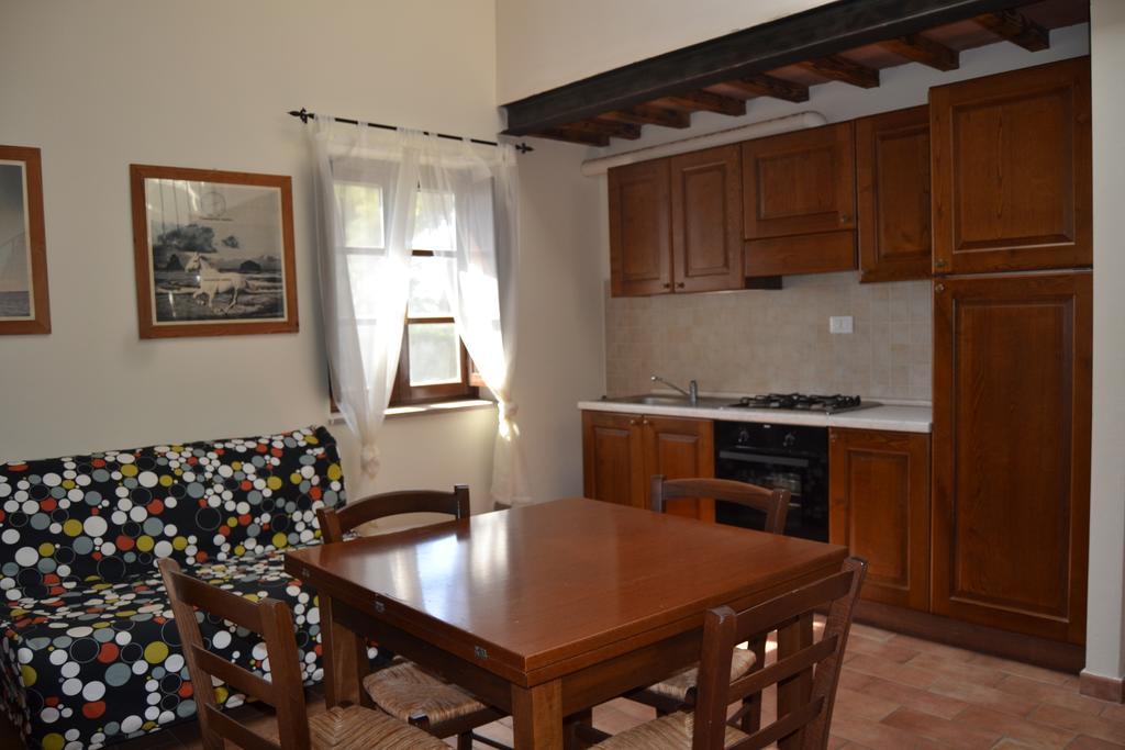 Апарт отель Antico Borgo Casalappi Кампилья-Мариттима Экстерьер фото