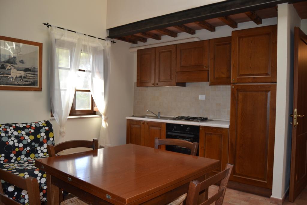 Апарт отель Antico Borgo Casalappi Кампилья-Мариттима Экстерьер фото
